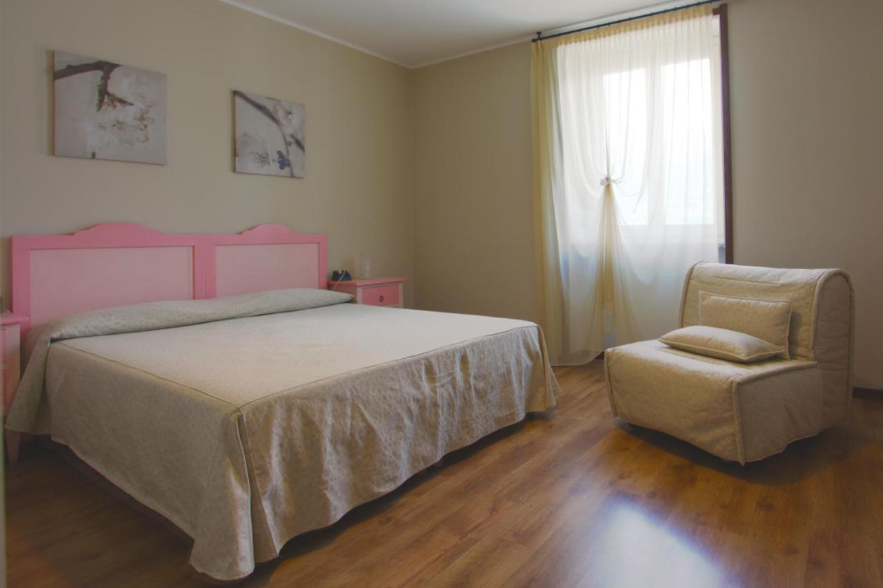 Hotel Risi Colico Eksteriør billede